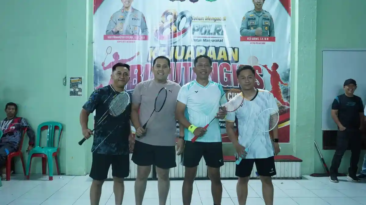 Bupati M Syukur Meriahkan Turnamen Badminton Bhayangkara Cup 2026 di Merangin