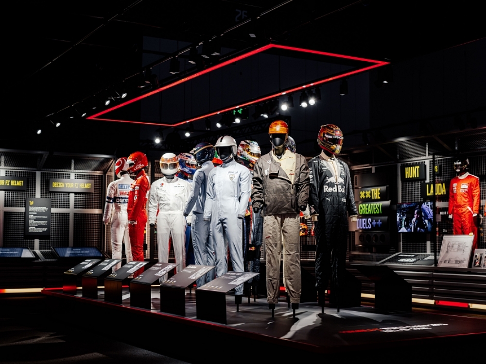 Pameran Formula 1 Resmi Debut di Asia: Koleksi Langka dan Pengalaman Interaktif di Singapura