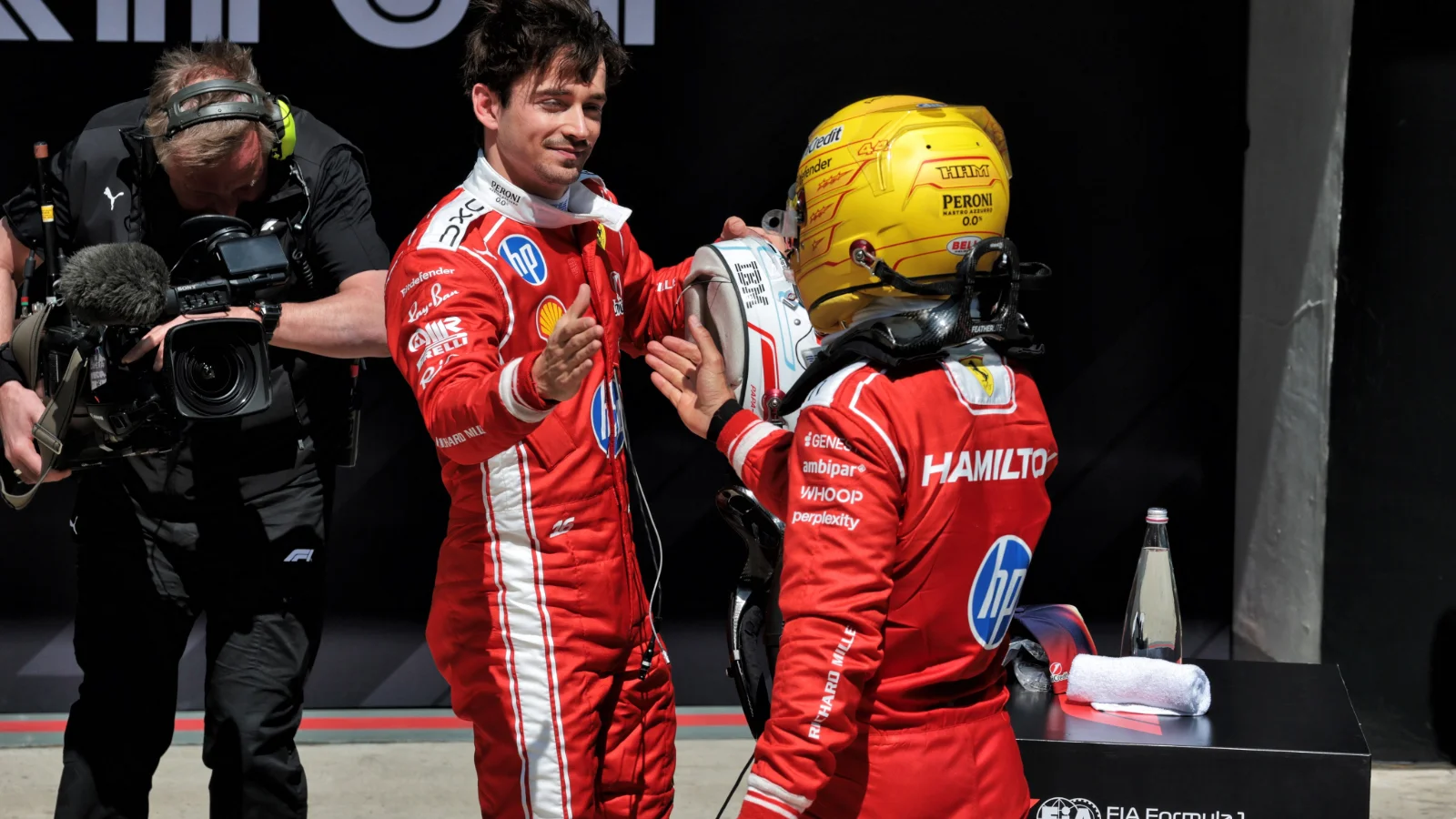 lewis hamilton - ilustrasi berita Lewis Hamilton kembali bangkit di Ferrari, Leclerc diberi 'reality check'