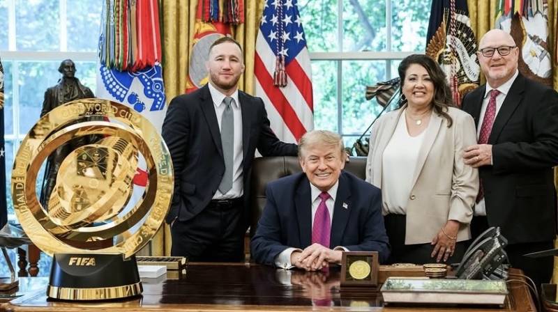 bonus 13 58 miliar - ilustrasi berita Bonus 13 58 Miliar: Bonus 13,58 miliar won: Justin Gaethje penerima bonus…