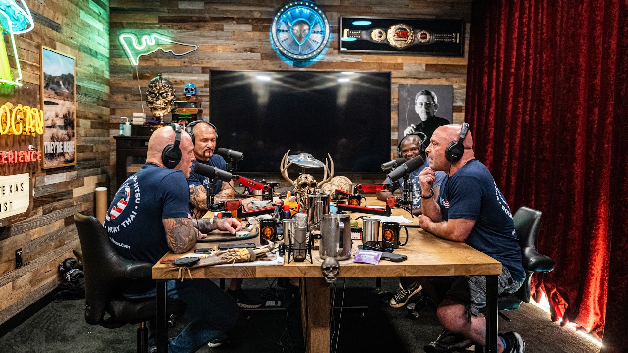 protect ya neck - ilustrasi berita JRE MMA Show #182 — Protect Ya Neck: Joe bersama John Rallo, Matt Serra, dan Din…