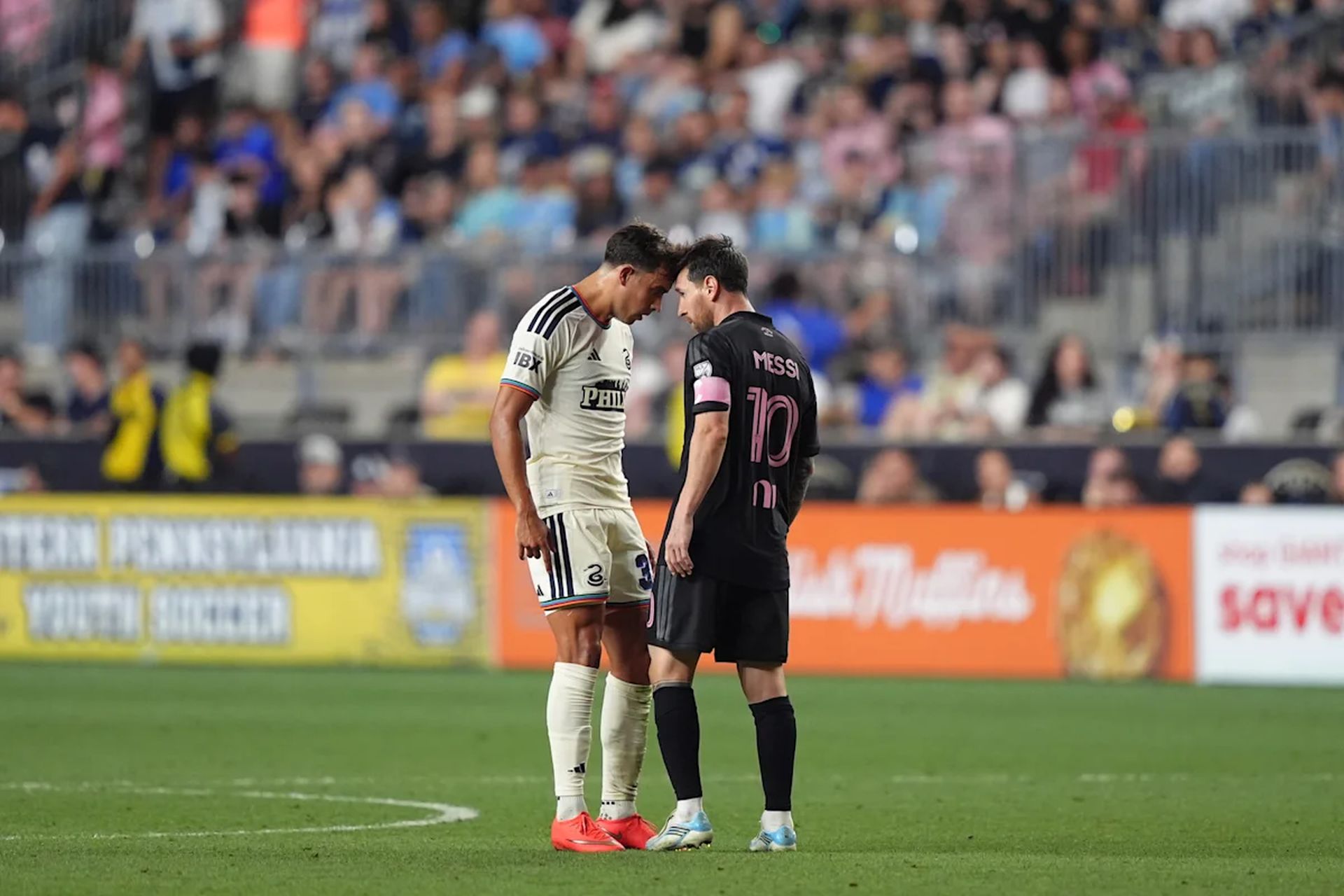 denda lionel messi - ilustrasi berita MLS Denda Lionel Messi dan Ian Fray Usai Insiden vs Philadelphia