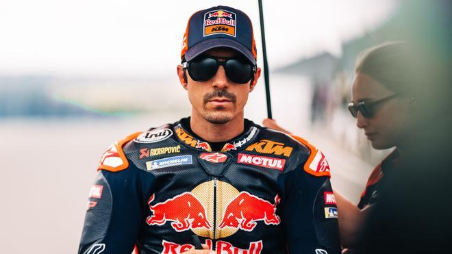 maverick vi ales ktm - ilustrasi berita Maverick Vi Ales Ktm: Maverick Viñales KTM: Tegaskan Akan Selesaikan Musim,…