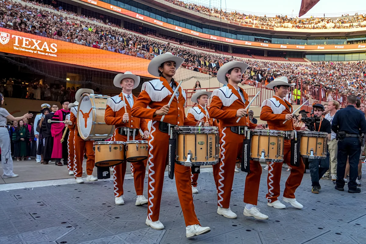 texas football - ilustrasi berita Texas football terjual habis: Semua tiket kandang 2026 ludes